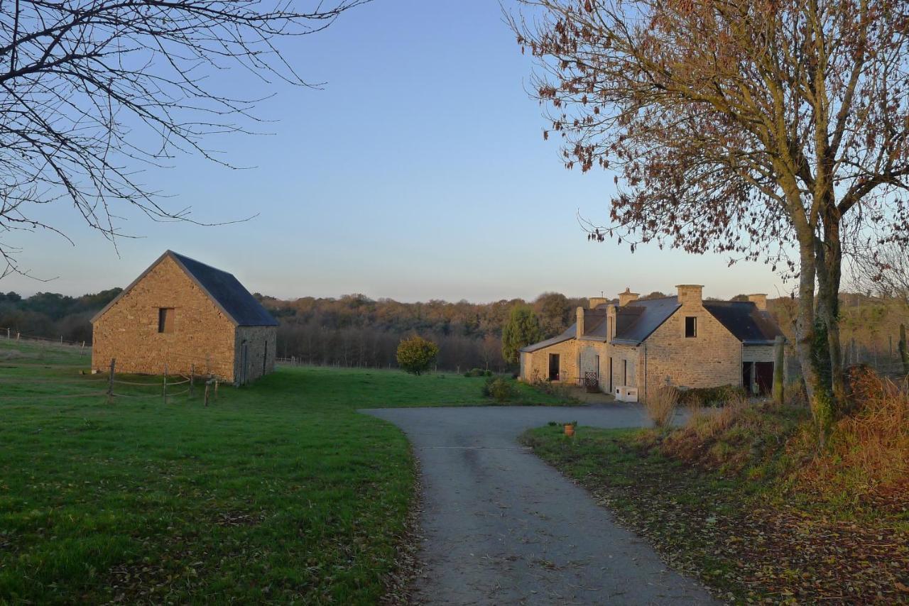 Le Nid D'Hirondelles - Chambres D'Hotes Plougoumelen Bagian luar foto